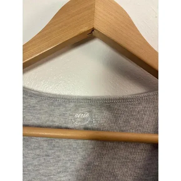 Aerie Grey Crop Top Size Large - Picture 6 of 6